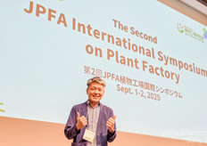 Thumbs up for farm software! Yoshiyuki Kurimoto discussed Macnica's platform for vertical farms, which enables them to control their operations better.