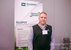 David Dobos with Ellepot showcasing their sleeves for CEA