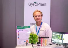 Marcus Comaschi with Gyroplant showing their sustainable solutions for substrate, specifically for gelponics