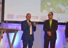 Sjaak Bakker, Wageningen UR, and Aad van den Berg, Delphy:"The information we will obtain from the trials here will not only be of interest to the vertical farm sector. Traditional greenhouses will also benefit from them."